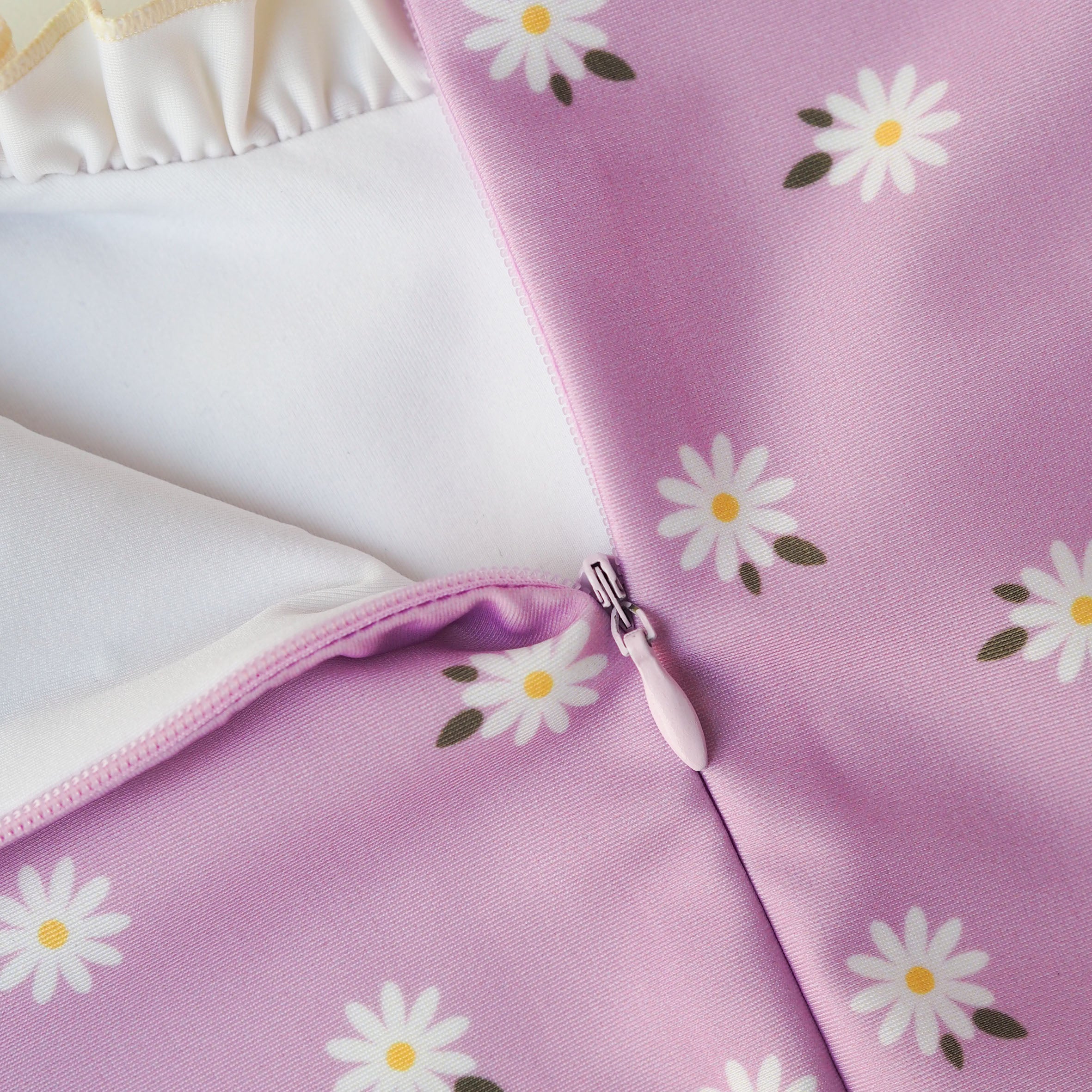 UV Swimsuit Ruffle Florence - lilac daisies